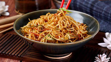 Hakka noodles with vegetables
