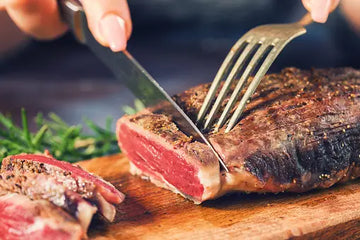 Kitchen knife for cutting meat