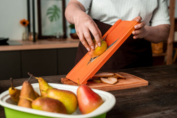 Mandoline slicer for vegetable preparation