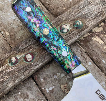 How do I choose a kitchen knife handle?