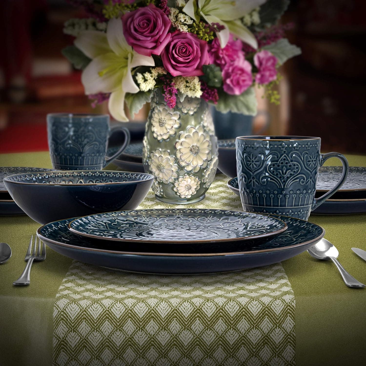 Chef Supply Co Dinnerware Round Stoneware Embossed Dinnerware Set 16Pcs